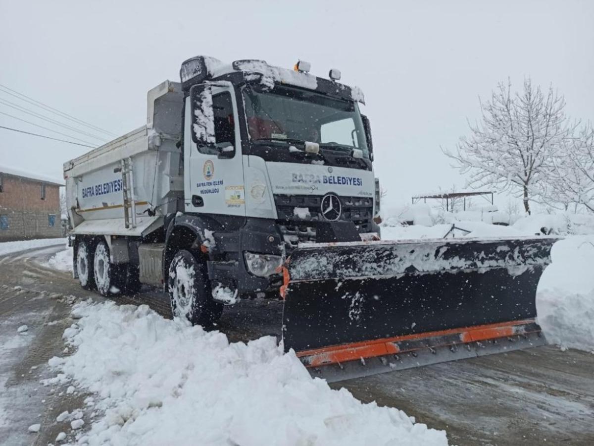 Bafra Belediyesi&rsquo;nden kar mesaisi
