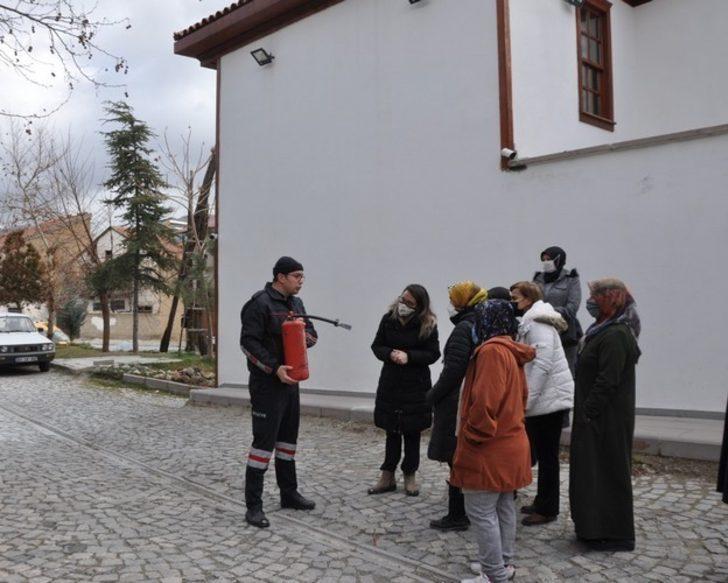 Sandıklı itfaiyesi yangın eğitimlerine devam ediyor G1