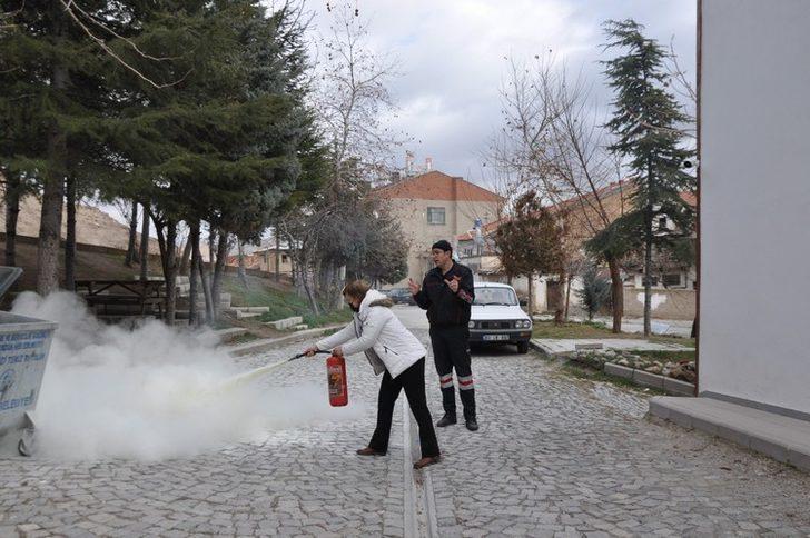 Sandıklı itfaiyesi yangın eğitimlerine devam ediyor G2