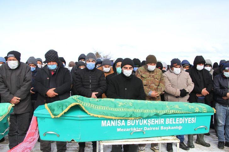 Manisa’da aile faciasında hayatını kaybeden 3 kişi toprağa verildi G3