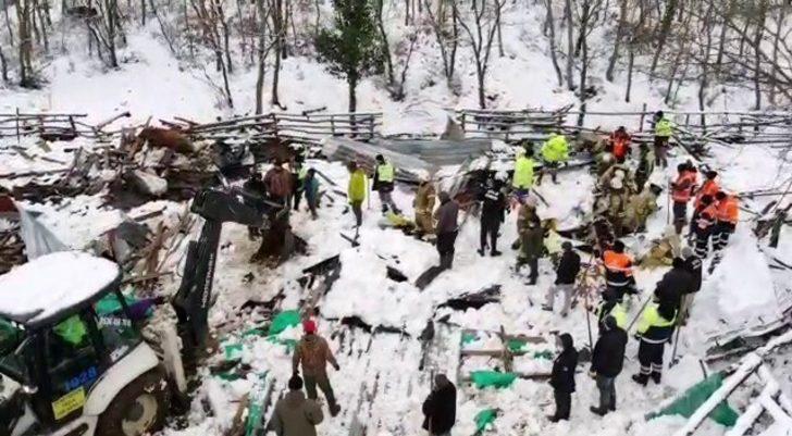 Şile’de kar nedeniyle ahırın çatısı çöktü, hayvanlar telef oldu G4