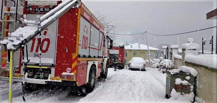 Elektrikli sobadan çıkan yangında piknik tüpleri patladı, ev küle döndü G2