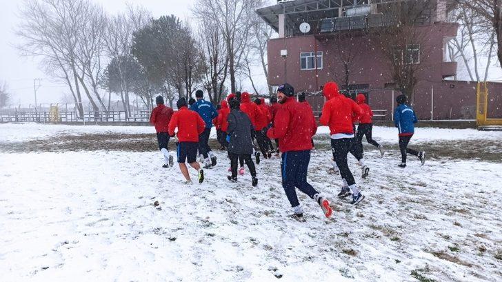 Mustafakemalpaşaspor hazırlıklarına devam ediyor G2