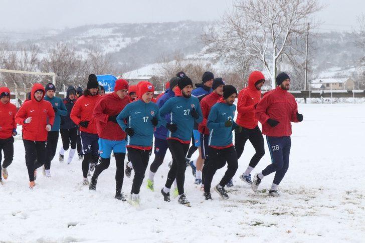 Mustafakemalpaşaspor hazırlıklarına devam ediyor G5