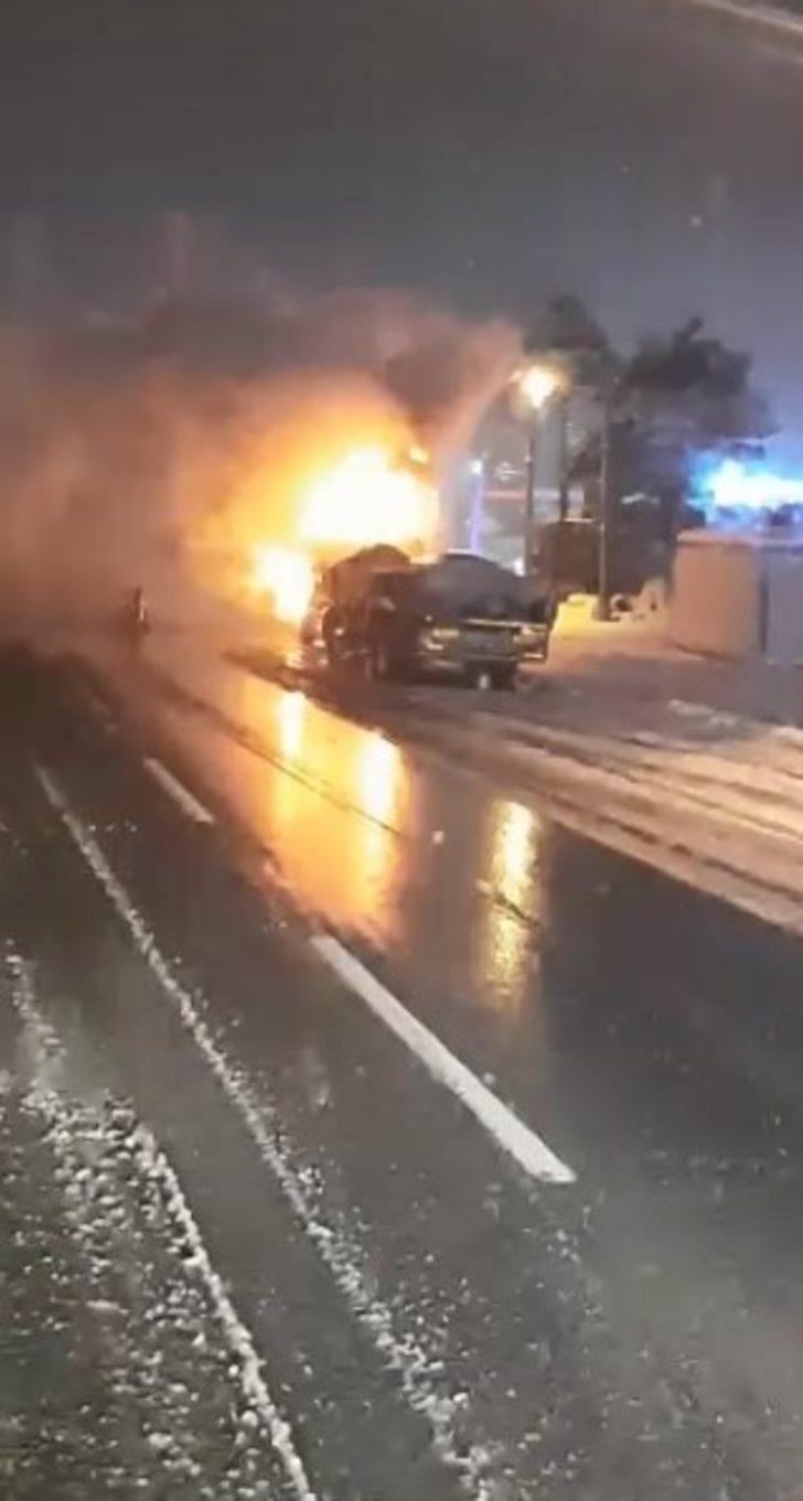 Tırın kupası alev alev yandı G3