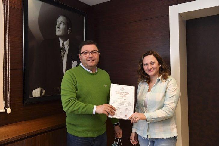 Başkan Kılıç’tan Maltepeli kadınlara “Temel Mağazacılık” sertifikası G4