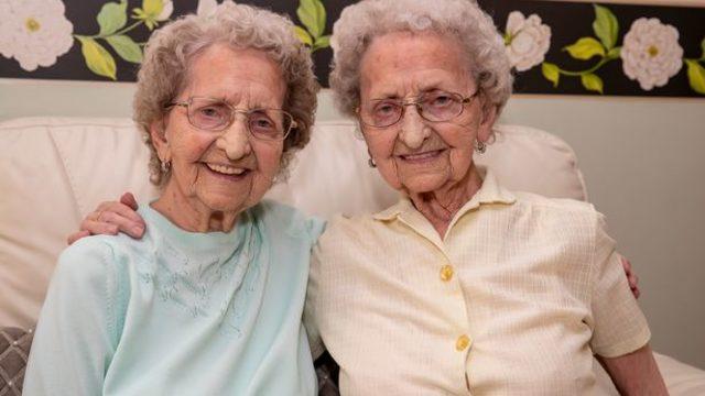 İngiltere’de koronavirüs 96 yaşındaki tek yumurta ikizlerini ayırdı