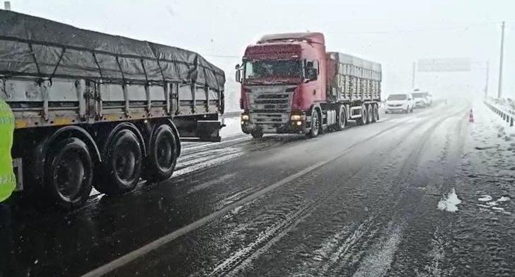 Mustafakemalpaşa-Susurluk yolunda araç geçişine izin verilmiyor G3
