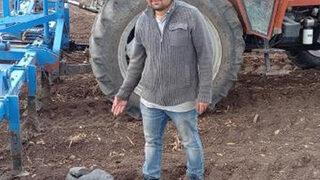 Tarlasını sürerken buldu! 'Gök taşı' iddiası büyük heyecan yarattı