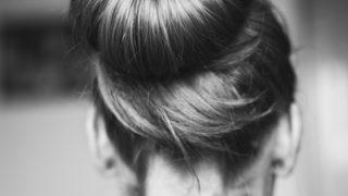 Gözünüzde büyümesin! İşte sadece 2 dakikada yapılan topuz modeli