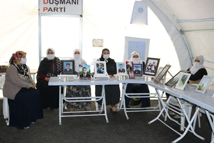 HDP önündeki aileler, PKK’nın hain saldırısına rağmen evlat nöbetini kararlılıkla sürdürüyor G2