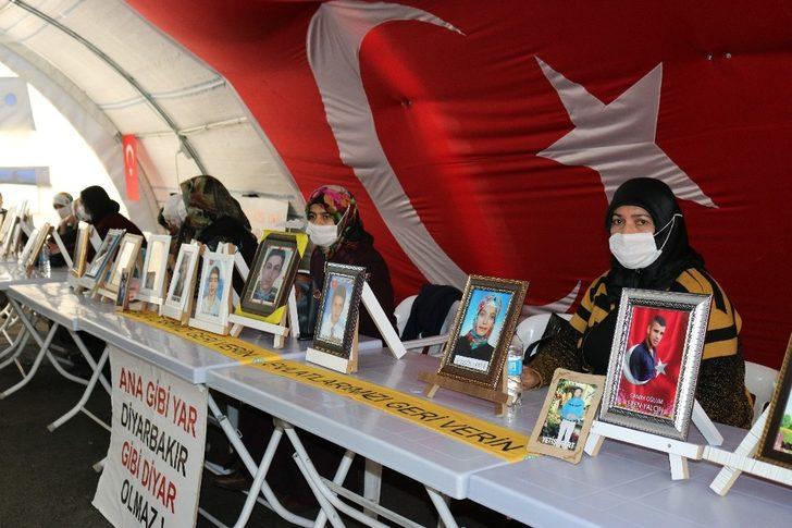 HDP önündeki aileler, PKK’nın hain saldırısına rağmen evlat nöbetini kararlılıkla sürdürüyor G4