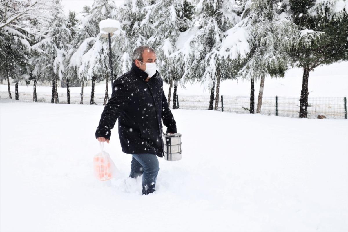 Soğuk kış g&uuml;nlerinde ihtiya&ccedil; sahiplerinin i&ccedil;ini ısıtan hizmet