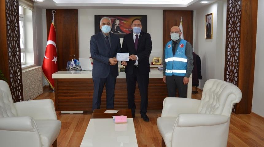 H&uuml;y&uuml;k&rsquo;ten İdlib&rsquo;e briket ev desteği