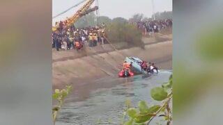 Hindistan’da yolcu otobüsü kanala düştü : 40 ölü