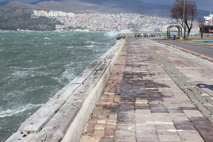 İzmir’de fırtına kabusu geri döndü G4