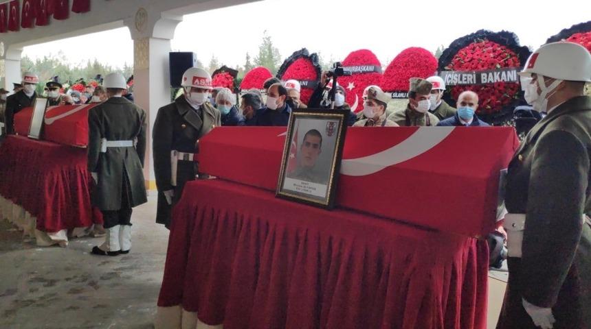 Gara şehitleri Gaziantep&rsquo;te son yolcuğuna uğurlanıyor