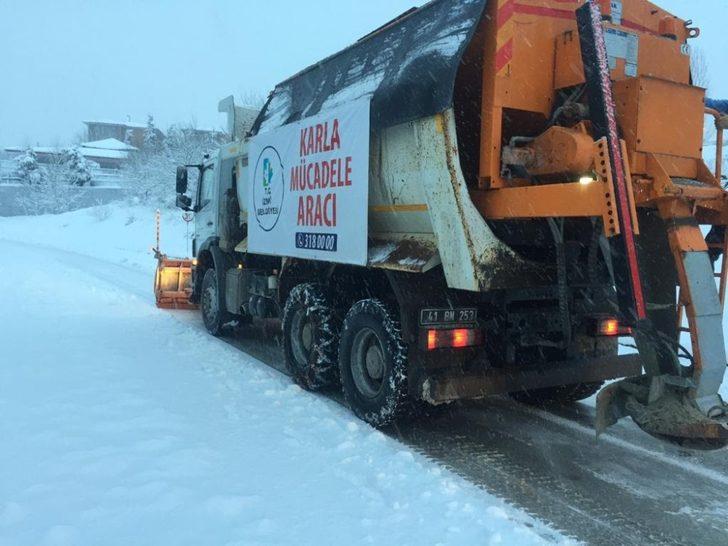 İzmit’in kırsalında ve merkezinde kar mesaisi G2