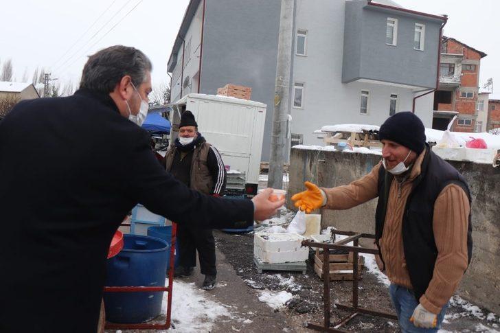 Gölpazarı’nda pazarcı esnafına sıcak çorba ikramı G3