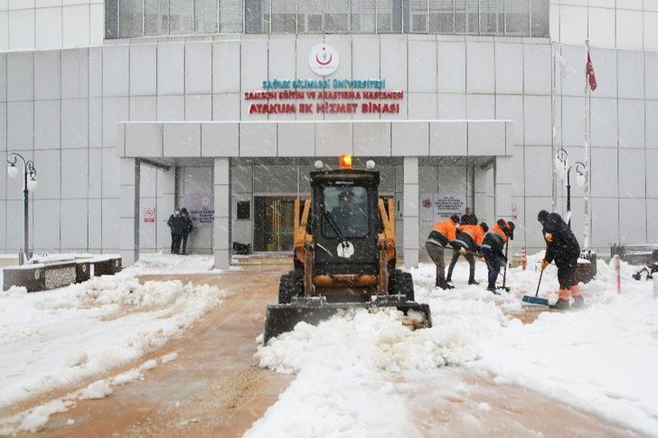 Atakum Belediyesi tüm ekipleriyle karla mücadelede G3