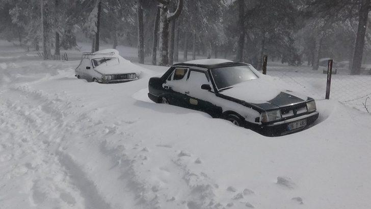 Kazdağları’nda kar yağışı devam ediyor G4