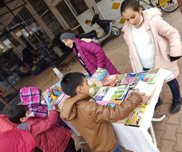 Öğrenciler okudukları kitapları satıp yeni kitap alıyor