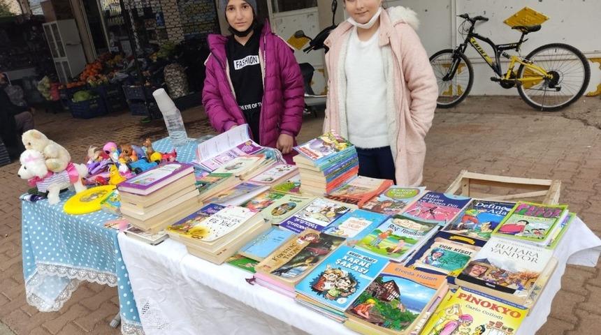 &Ouml;ğrenciler okudukları kitapları satıp yeni kitap alıyor