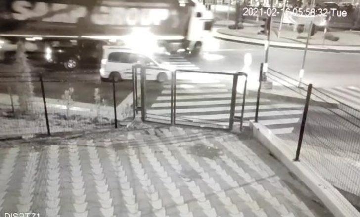 Diyarbakır’da tırın devrilme ani güvenlik kameralarına yansıdı G3