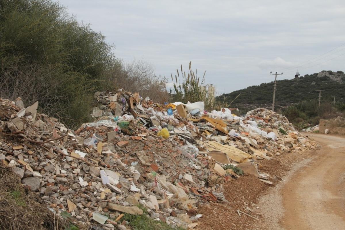 Dat&ccedil;a &ccedil;&ouml;p ve moloz d&ouml;kme alanına kavuştu