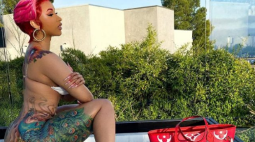 'Bir kere yaptırınca bir daha duramazsın' denilen dövmelerin 2021 yılındaki trendleri!