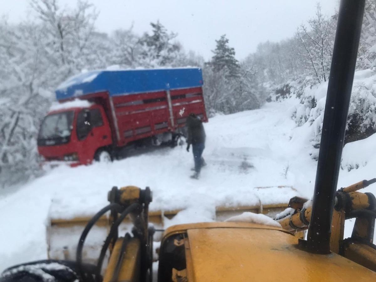 Devrek&rsquo;te ulaşıma kapalı k&ouml;y yolu kalmadı