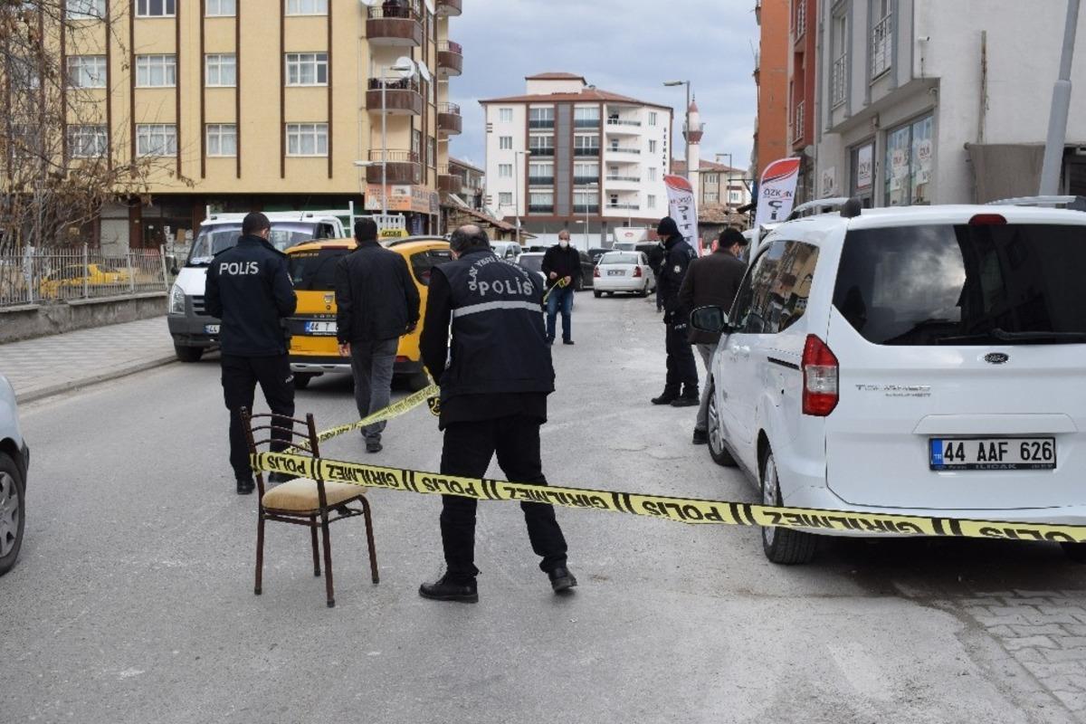 Malatya&rsquo;da iki grup arasında kavga: 2 yaralı