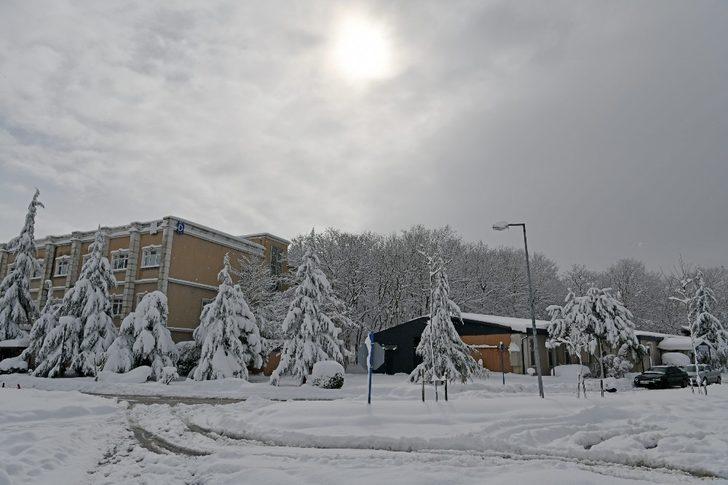 SAÜ Kampüsünde kartpostallık kar görüntüleri G3