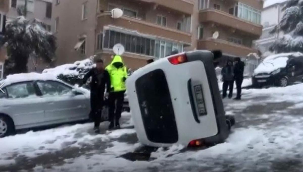 Bursa&rsquo;da buz tutan yollardan s&uuml;r&uuml;c&uuml; manzaraları