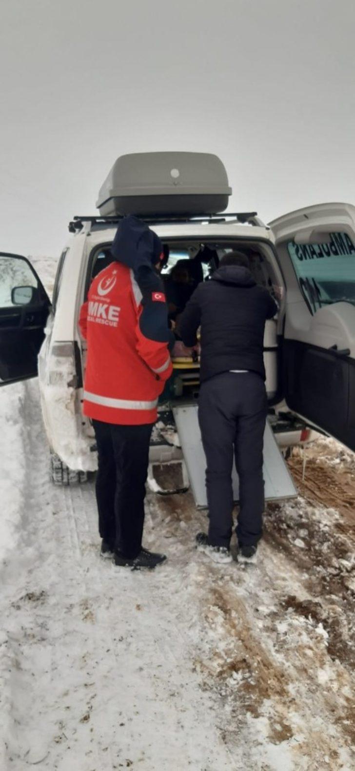 21 yaşındaki genç, paletli ambulansla hastaneye ulaştırıldı G3