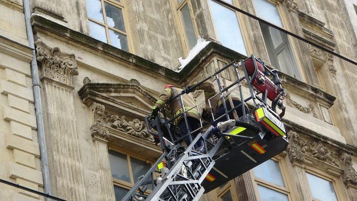 (Özel) İstiklal Caddesi’nde görenleri hayrete düşüren manzara G4