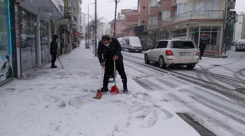 Kar yağışı hayatı olumsuz etkiledi