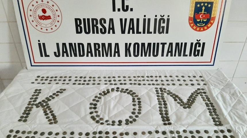 Tarihi eserleri jandarmaya satmaya &ccedil;alışırken yakalandı