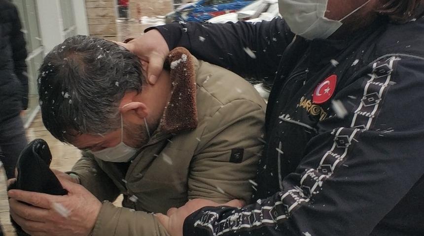 Yolcu otobüsünden inerken uyuşturucuyla yakalanan 2 kişi tutuklandı