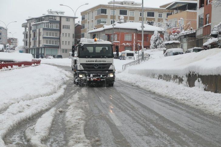 İlkadım’da yoğun kar mesaisi G4