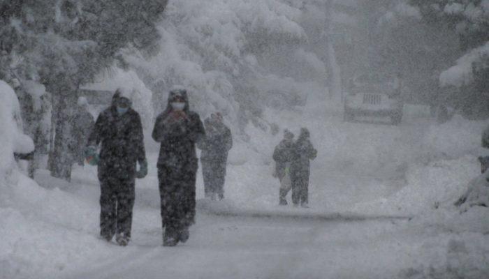 Yunanistan’da kar fırtınası: 3 kişi hayatını kaybetti