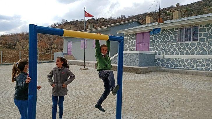 Thiam’ın yenilettiği okulda yüzler gülüyor G3