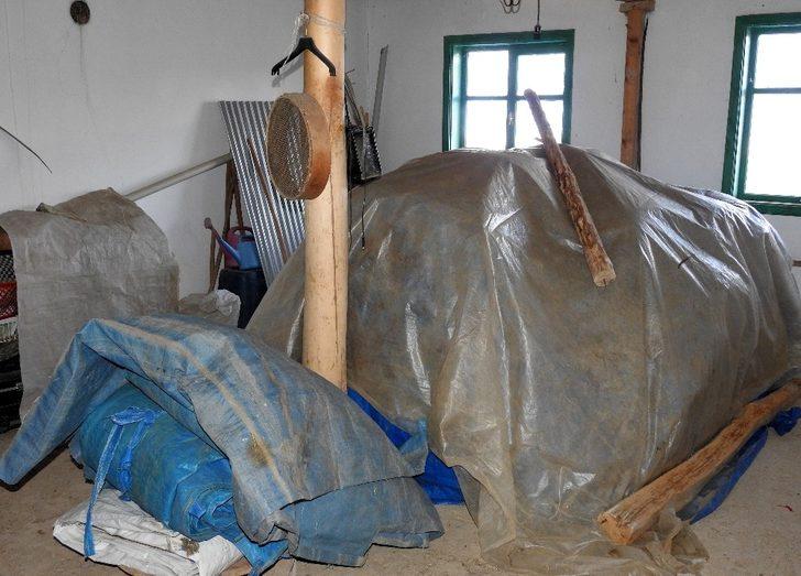 Erzincan’da fırtına bir evin çatısını uçurdu G3