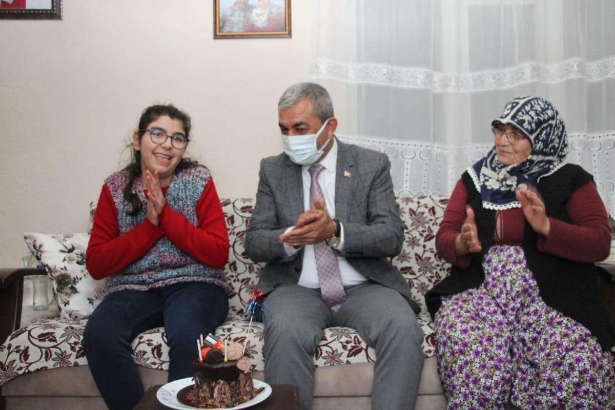 K&uuml;&ccedil;&uuml;k kızın hayalini Başkan Kaplan ger&ccedil;ekleştirdi