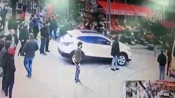 Esenyurt’ta sopalı yol verme kavgası kamerada G3