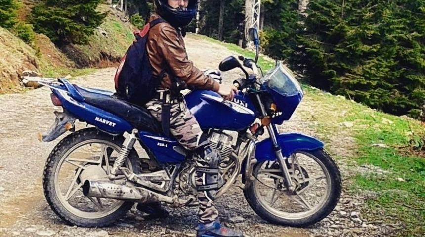Motosiklet tutkunu gen&ccedil;ten geriye bu fotoğrafı kaldı