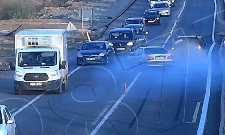 Kaza anları kamerada, yol kenarındaki kadın son anda kurtuldu G4