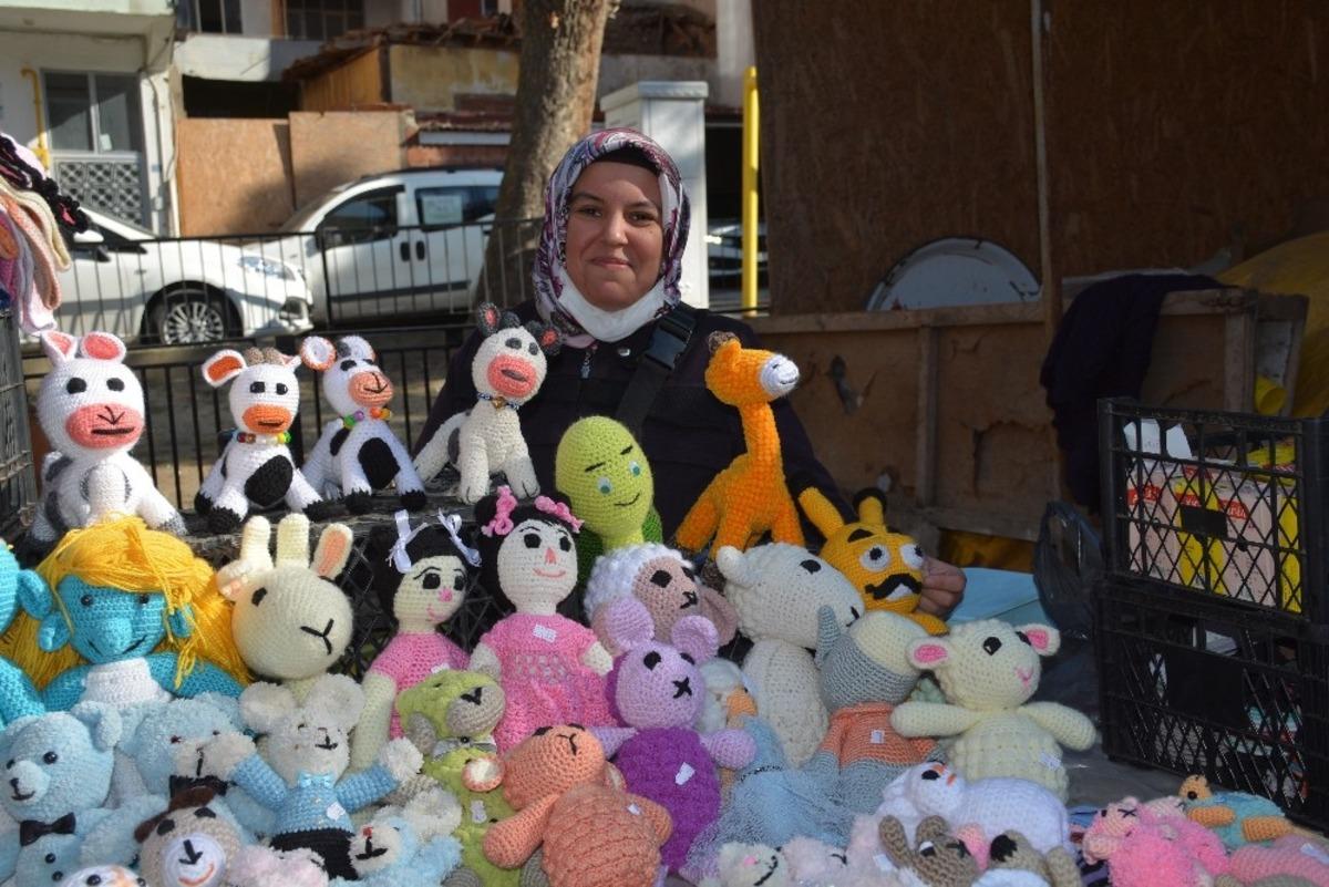 Kendini otizmli kızına adayan fedak&acirc;r anne