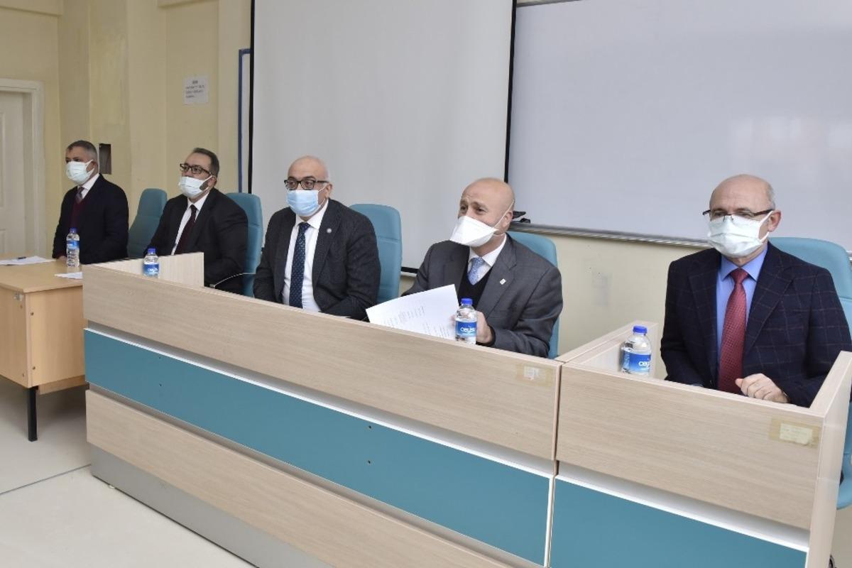 Rekt&ouml;r Ata&ccedil; Ahmetli Meslek Y&uuml;ksekokulu&rsquo;nu ziyaret etti