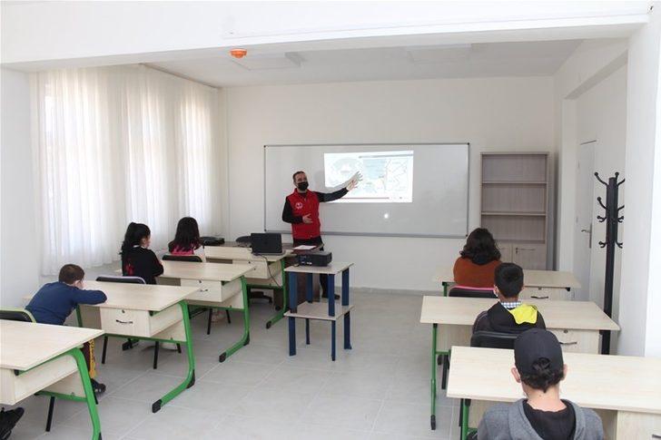 Gençlerde eğitimlere yoğunluk verildi G3